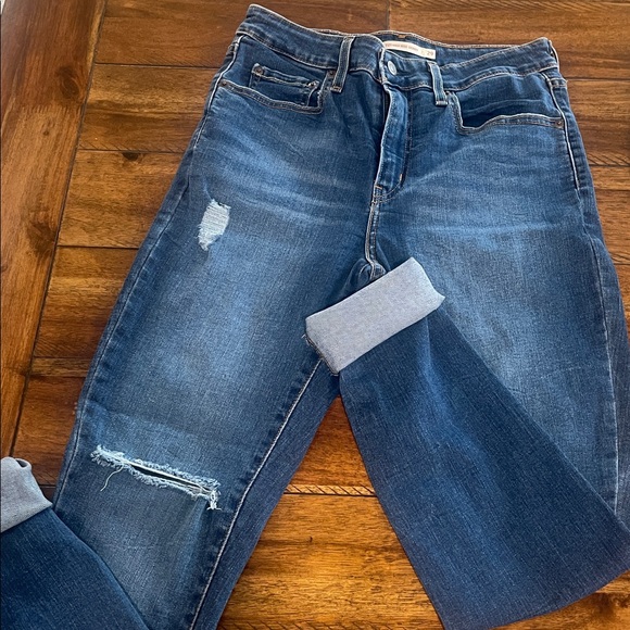Denim - Levi’s 721 high rise skinny blue distressed denim jeans size 29